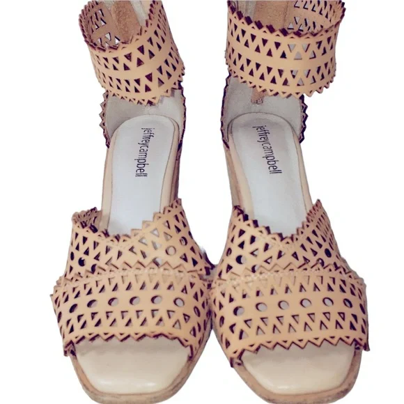 𝐉𝐄𝐅𝐅𝐑𝐄𝐘 𝐂𝐀𝐌𝐁𝐄𝐋𝐋 Leather Wedges - Picture 5 of 13